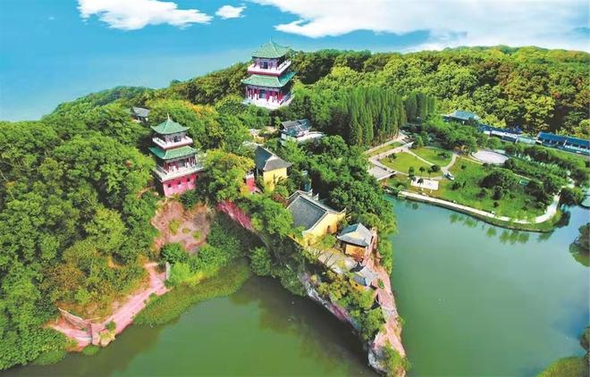 火爆！国庆假期首日黄冈接待游客61.9万人次